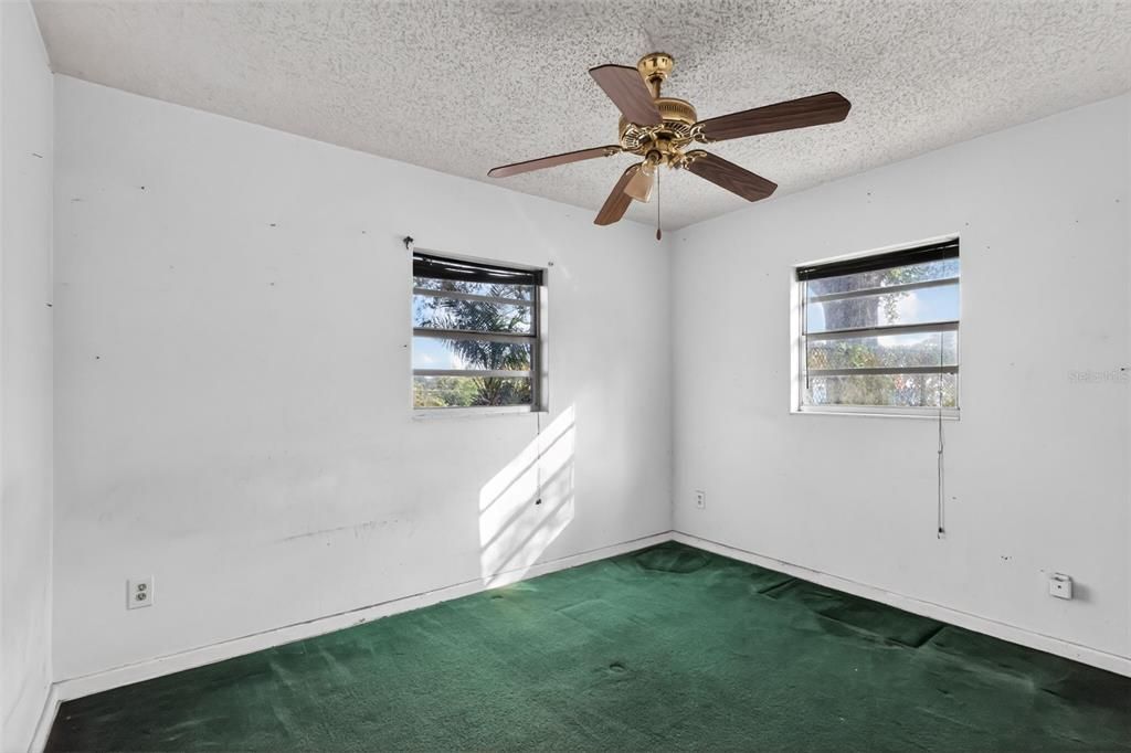 For Sale: $164,900 (3 beds, 1 baths, 815 Square Feet)