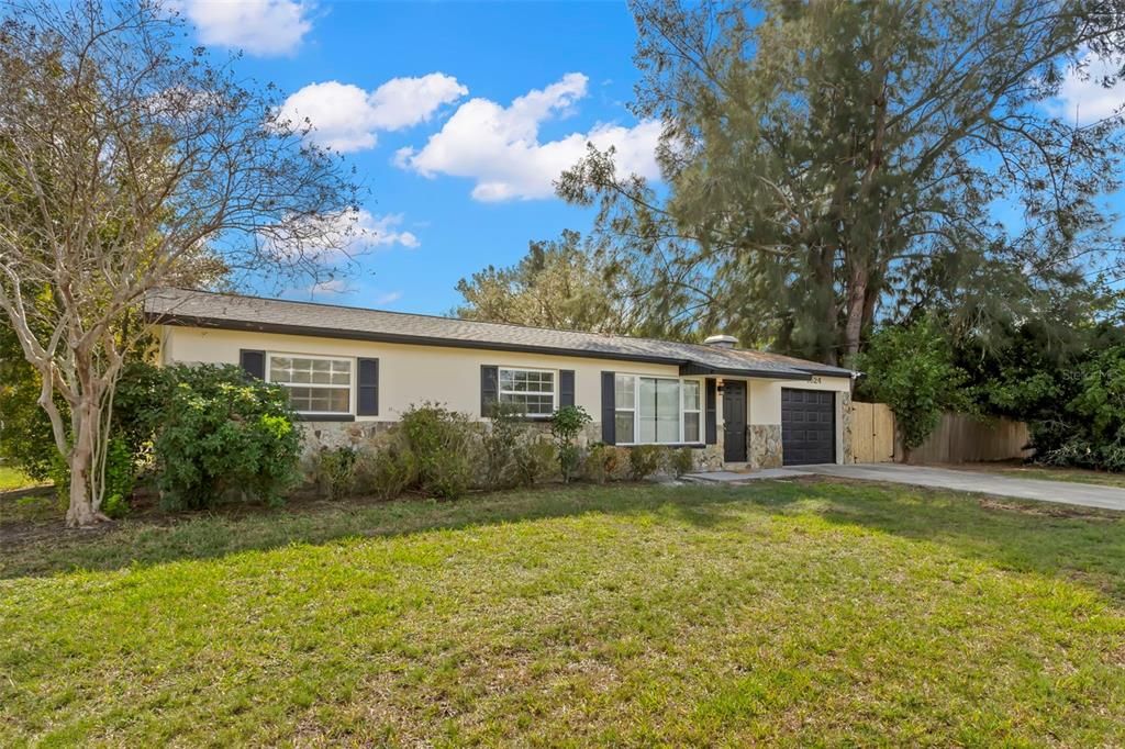 For Rent: $2,800 (3 beds, 2 baths, 1092 Square Feet)