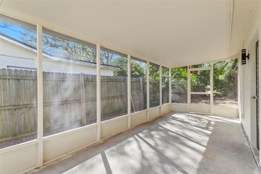 For Rent: $2,800 (3 beds, 2 baths, 1092 Square Feet)