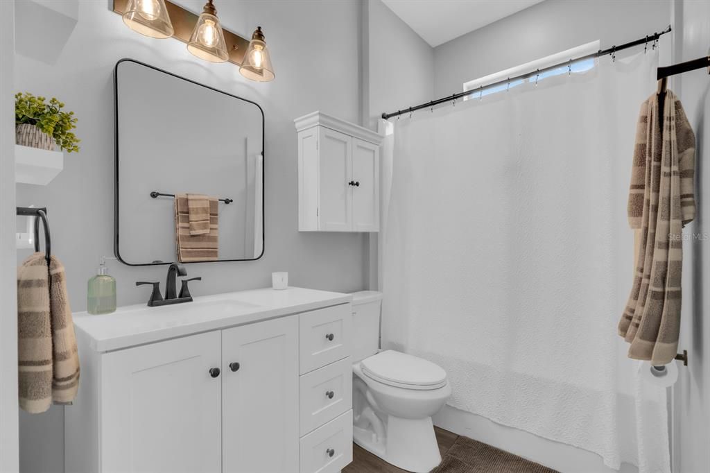 En Venta: $555,000 (4 camas, 3 baños, 2368 Pies cuadrados)