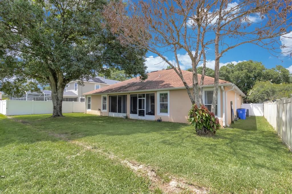 En Venta: $555,000 (4 camas, 3 baños, 2368 Pies cuadrados)