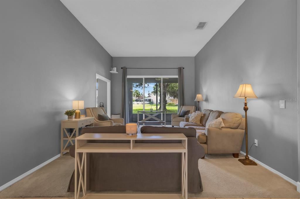 En Venta: $555,000 (4 camas, 3 baños, 2368 Pies cuadrados)
