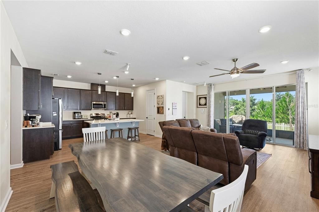 For Sale: $350,000 (4 beds, 3 baths, 2075 Square Feet)