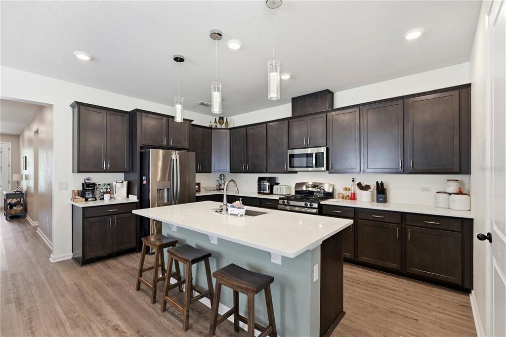 For Sale: $350,000 (4 beds, 3 baths, 2075 Square Feet)
