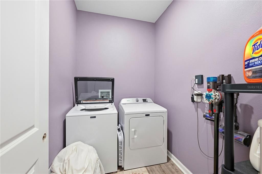 For Sale: $350,000 (4 beds, 3 baths, 2075 Square Feet)