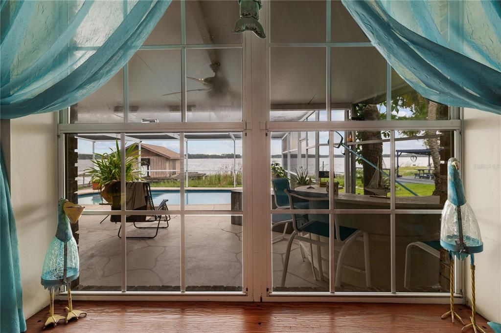 En Venta: $925,000 (5 camas, 3 baños, 3238 Pies cuadrados)