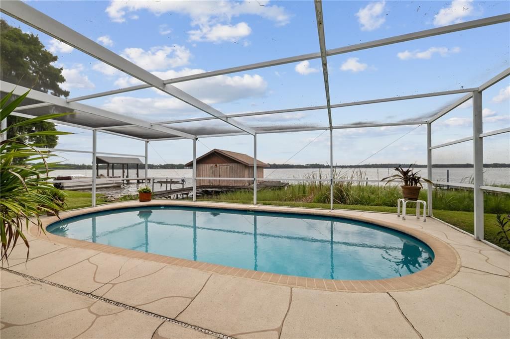 En Venta: $925,000 (5 camas, 3 baños, 3238 Pies cuadrados)