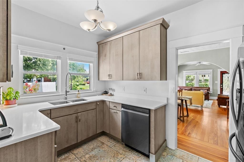 En Venta: $699,000 (3 camas, 1 baños, 1158 Pies cuadrados)