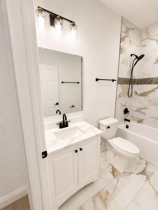 For Sale: $259,900 (3 beds, 2 baths, 1078 Square Feet)