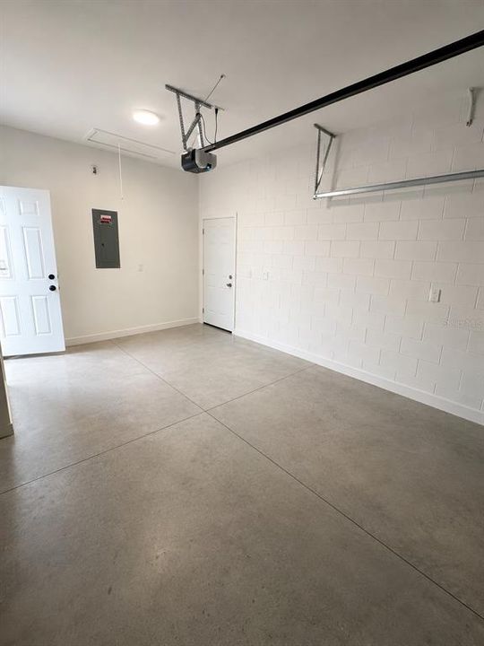 For Sale: $259,900 (3 beds, 2 baths, 1078 Square Feet)