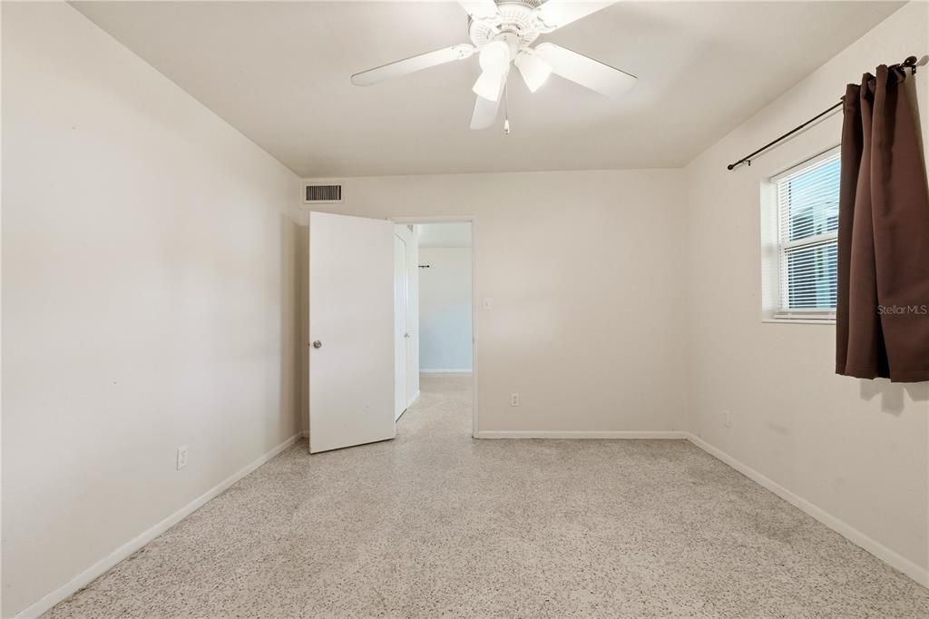 For Rent: $1,950 (1 beds, 1 baths, 696 Square Feet)