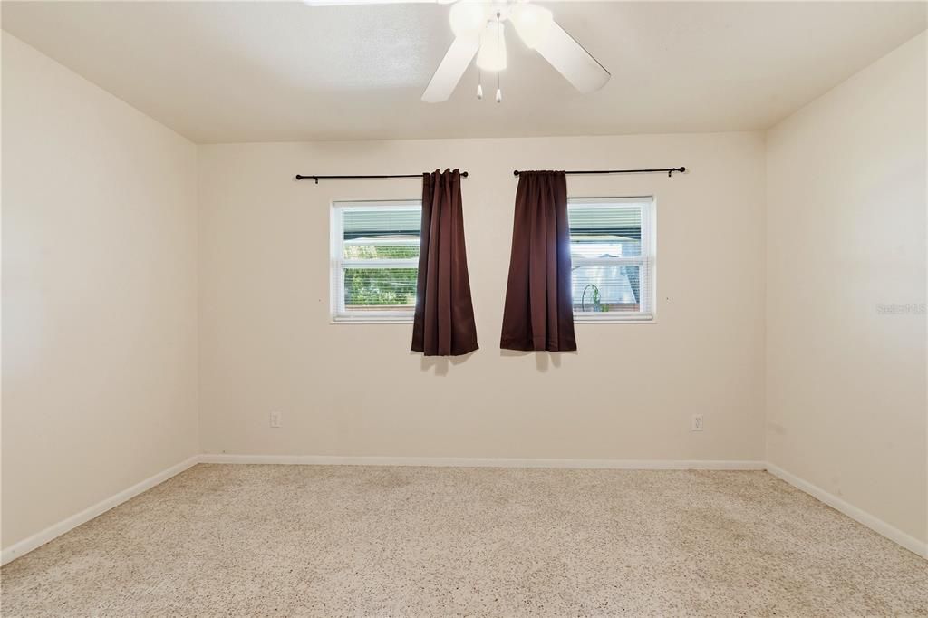 For Rent: $1,950 (1 beds, 1 baths, 696 Square Feet)