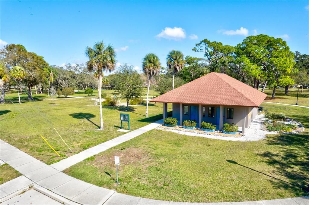 For Rent: $1,950 (1 beds, 1 baths, 696 Square Feet)