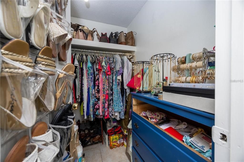 For Sale: $114,900 (2 beds, 2 baths, 1003 Square Feet)