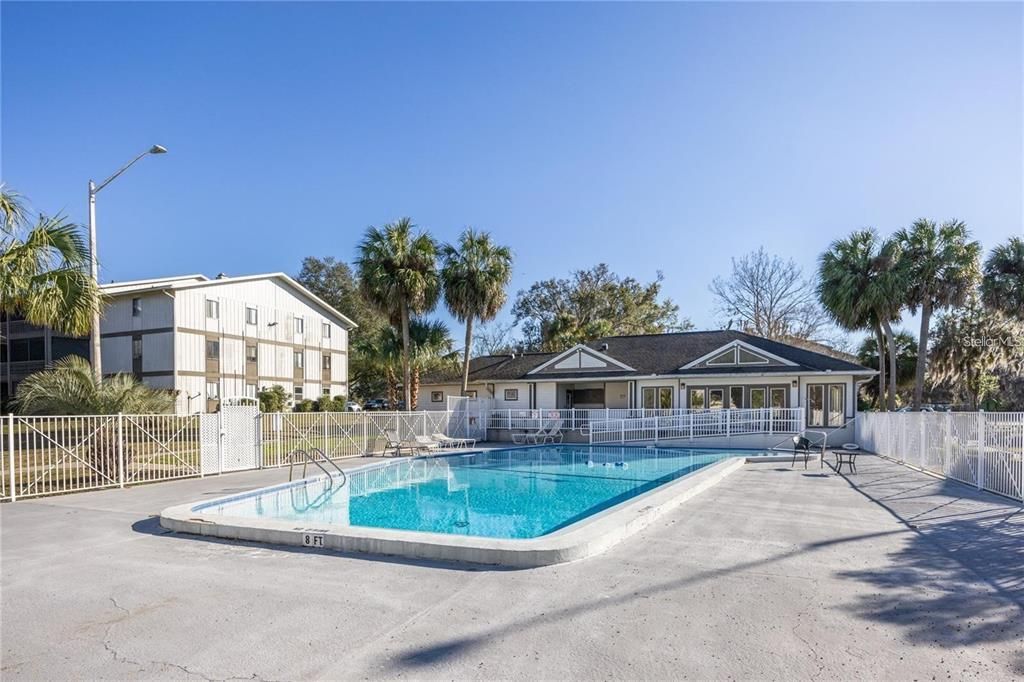 For Sale: $114,900 (2 beds, 2 baths, 1003 Square Feet)