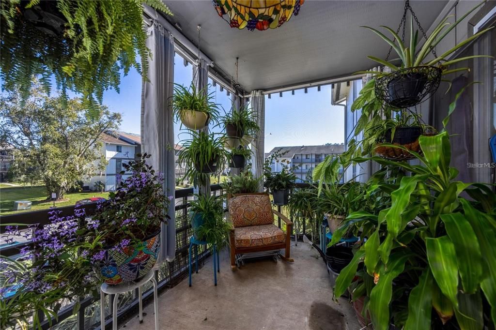 For Sale: $114,900 (2 beds, 2 baths, 1003 Square Feet)