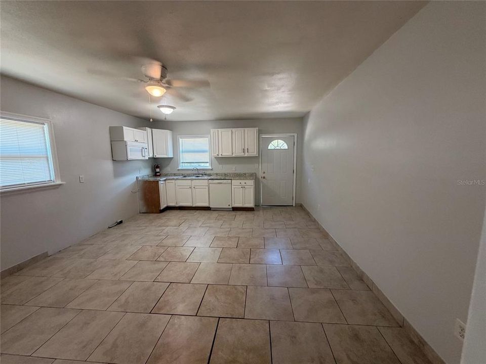 For Rent: $950 (1 beds, 1 baths, 540 Square Feet)