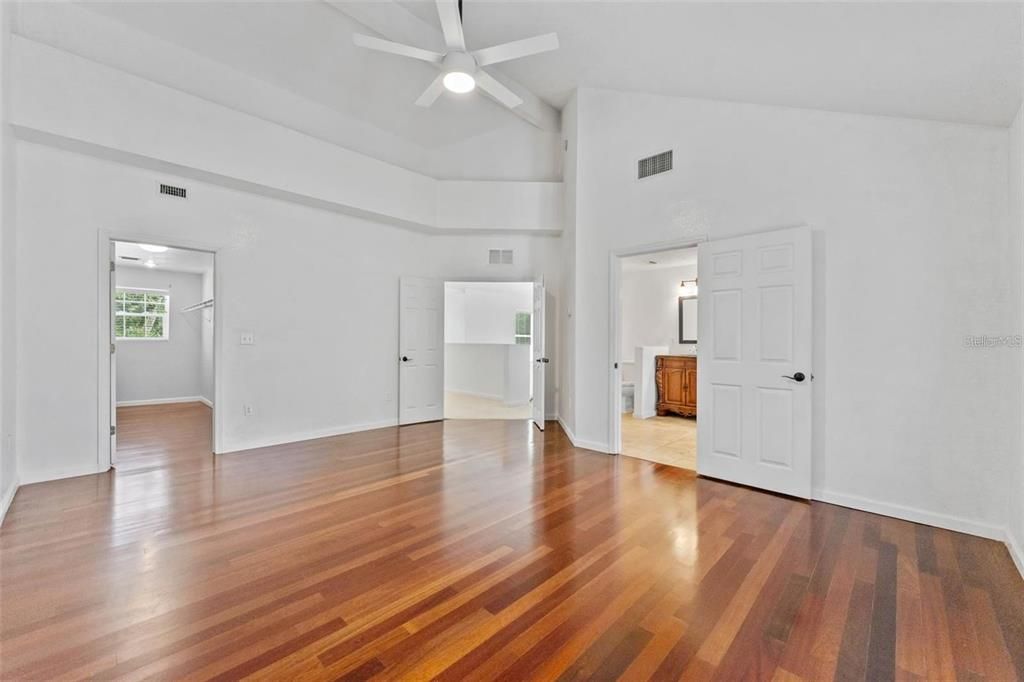 En Venta: $625,000 (4 camas, 2 baños, 2460 Pies cuadrados)