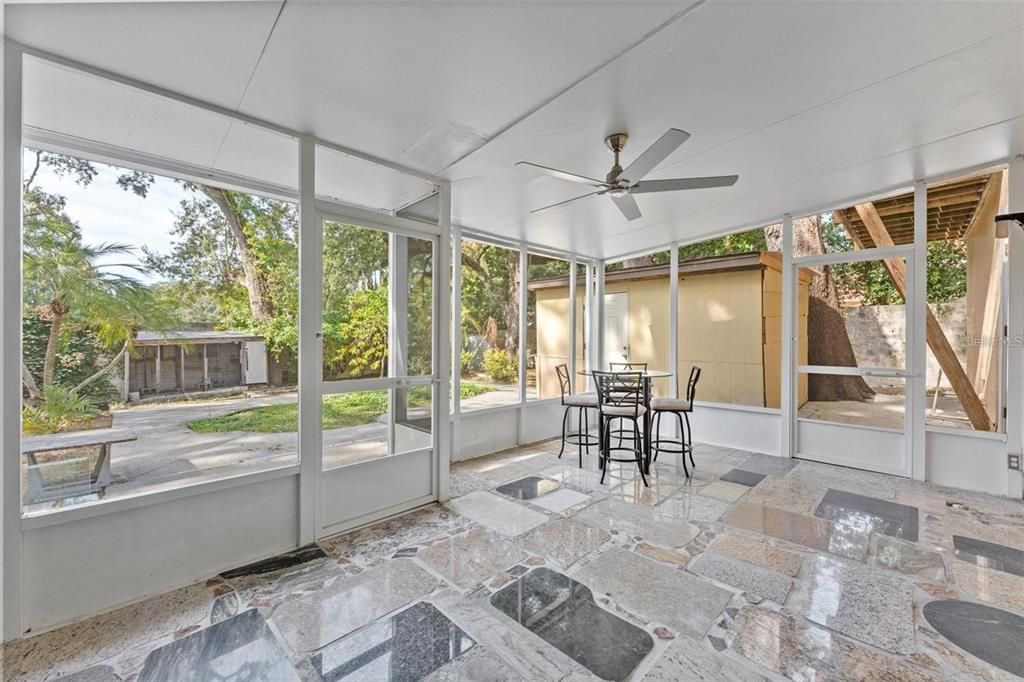 En Venta: $625,000 (4 camas, 2 baños, 2460 Pies cuadrados)