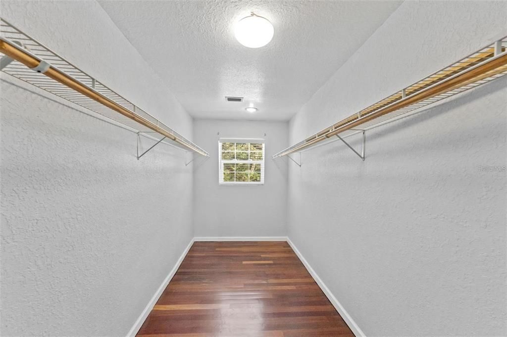 En Venta: $625,000 (4 camas, 2 baños, 2460 Pies cuadrados)