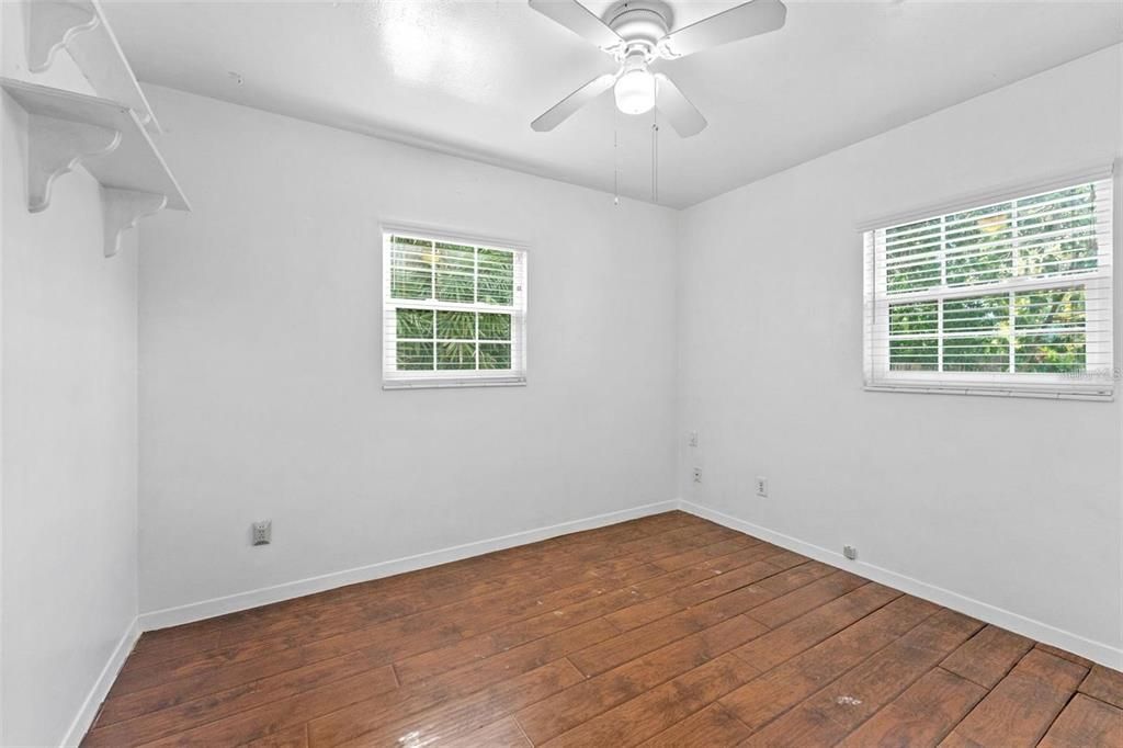 En Venta: $625,000 (4 camas, 2 baños, 2460 Pies cuadrados)