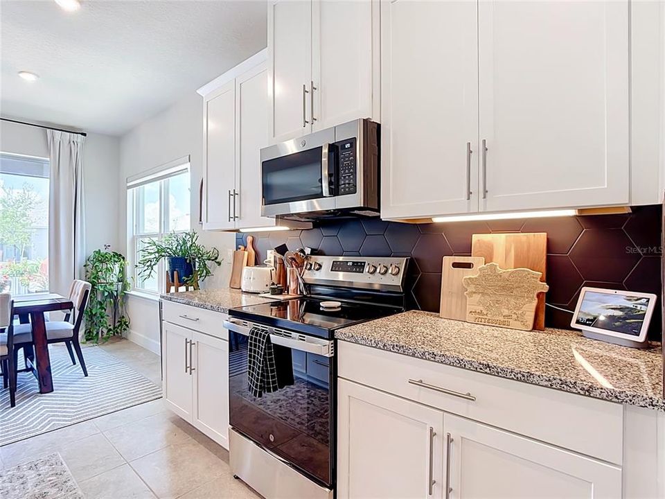 For Sale: $449,000 (3 beds, 3 baths, 2120 Square Feet)