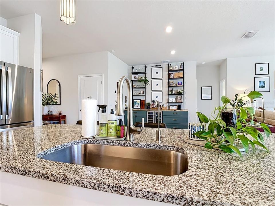 For Sale: $449,000 (3 beds, 3 baths, 2120 Square Feet)