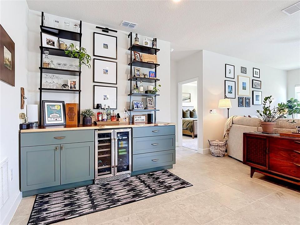For Sale: $449,000 (3 beds, 3 baths, 2120 Square Feet)