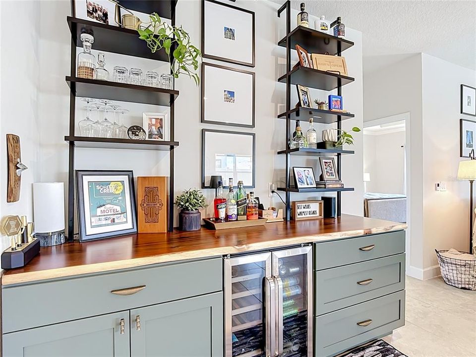 For Sale: $449,000 (3 beds, 3 baths, 2120 Square Feet)