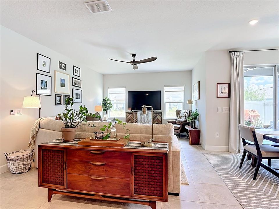 For Sale: $449,000 (3 beds, 3 baths, 2120 Square Feet)