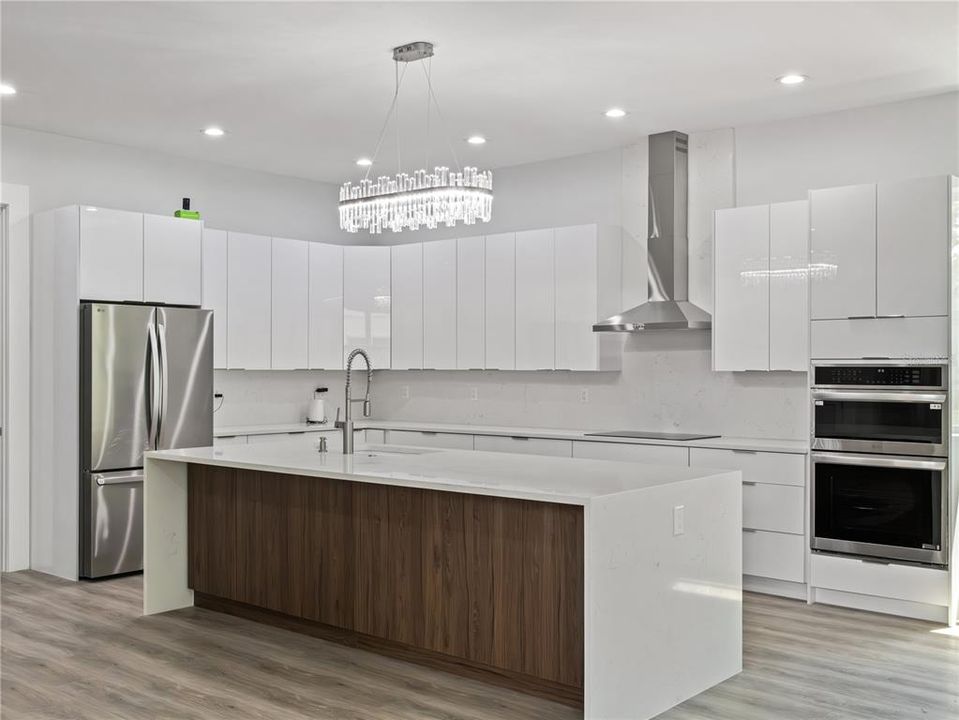 For Sale: $1,995,000 (4 beds, 3 baths, 5266 Square Feet)