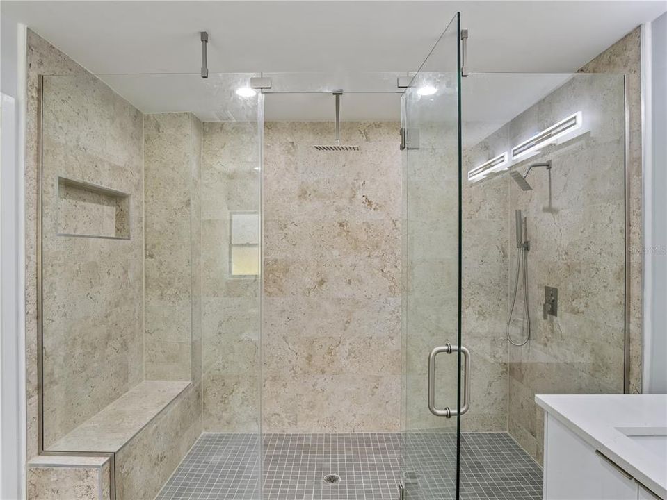 For Sale: $1,995,000 (4 beds, 3 baths, 5266 Square Feet)