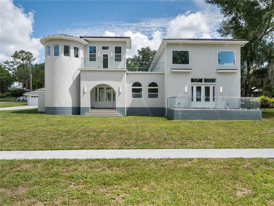 For Sale: $1,995,000 (4 beds, 3 baths, 5266 Square Feet)