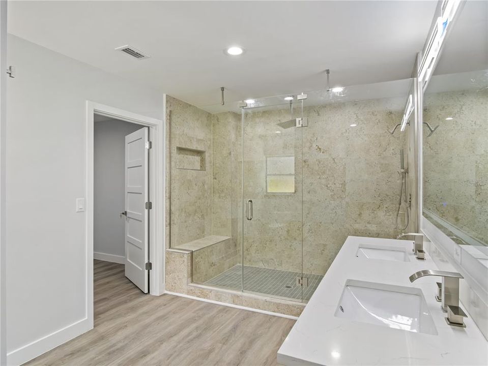 For Sale: $1,995,000 (4 beds, 3 baths, 5266 Square Feet)