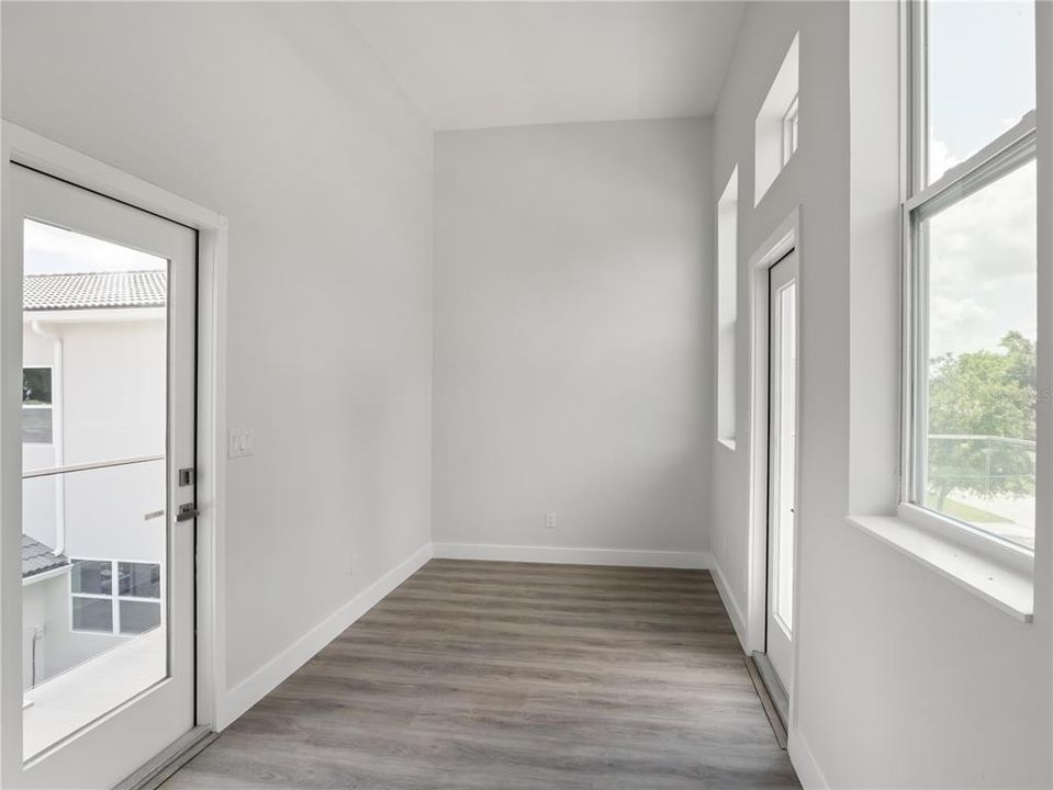 For Sale: $1,995,000 (4 beds, 3 baths, 5266 Square Feet)