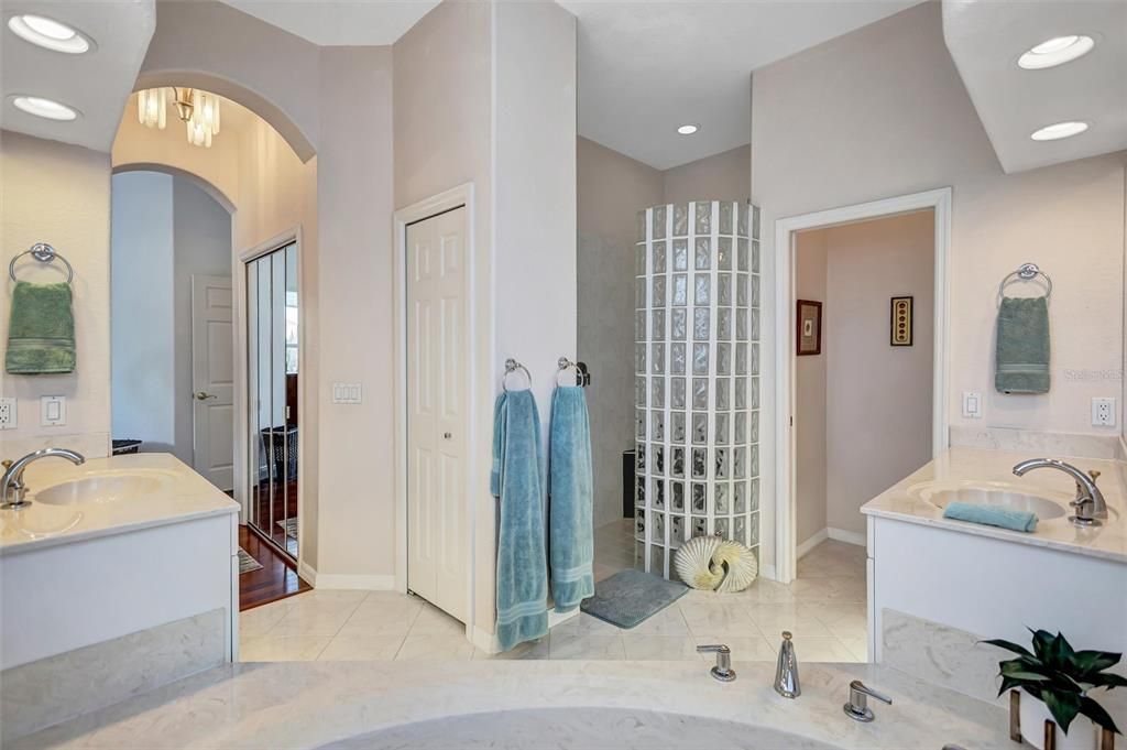 For Sale: $1,250,000 (4 beds, 2 baths, 2732 Square Feet)