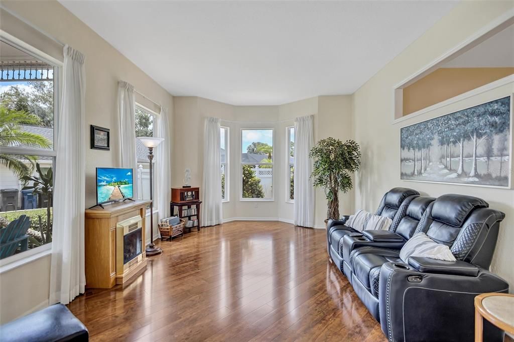 For Sale: $1,250,000 (4 beds, 2 baths, 2732 Square Feet)