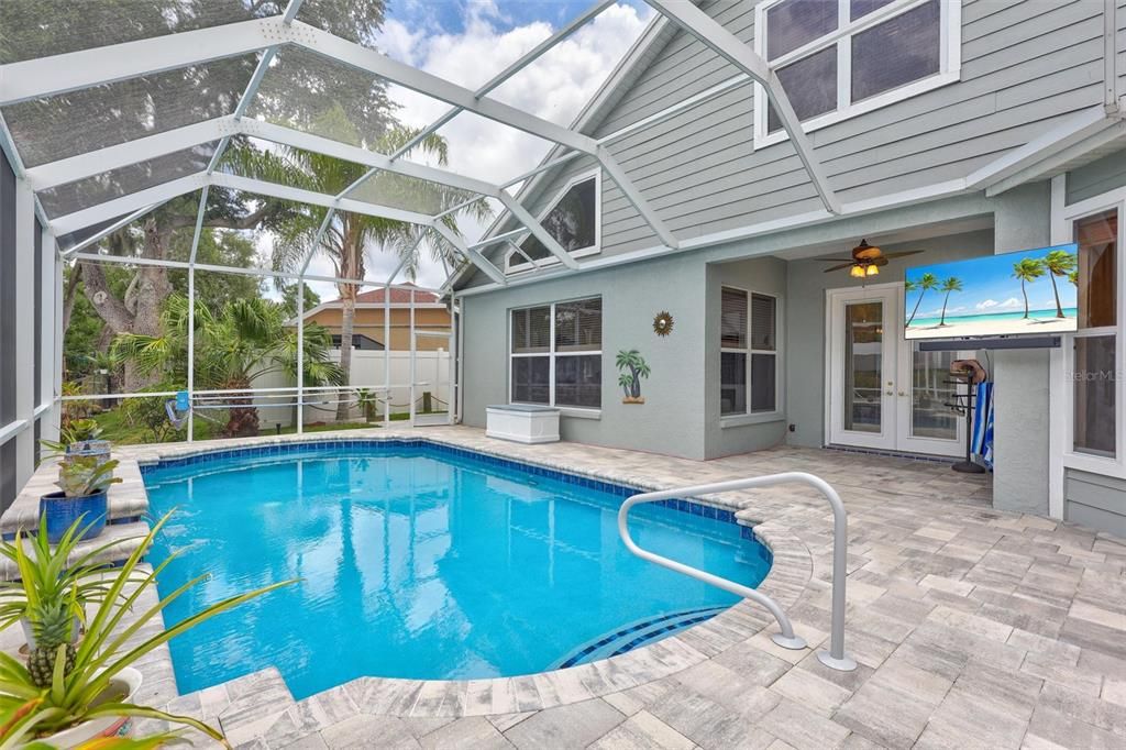 For Sale: $1,250,000 (4 beds, 2 baths, 2732 Square Feet)