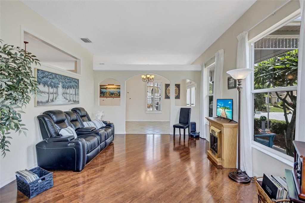 For Sale: $1,250,000 (4 beds, 2 baths, 2732 Square Feet)