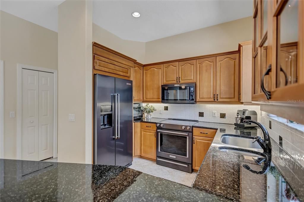 For Sale: $1,250,000 (4 beds, 2 baths, 2732 Square Feet)