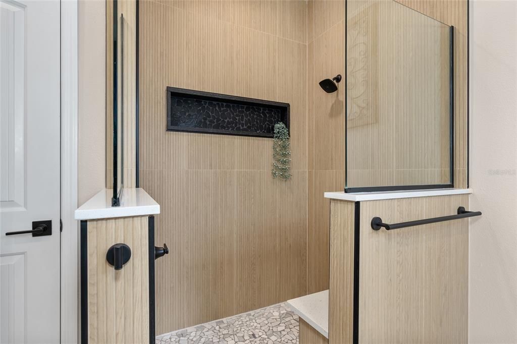 For Sale: $379,750 (2 beds, 2 baths, 1747 Square Feet)