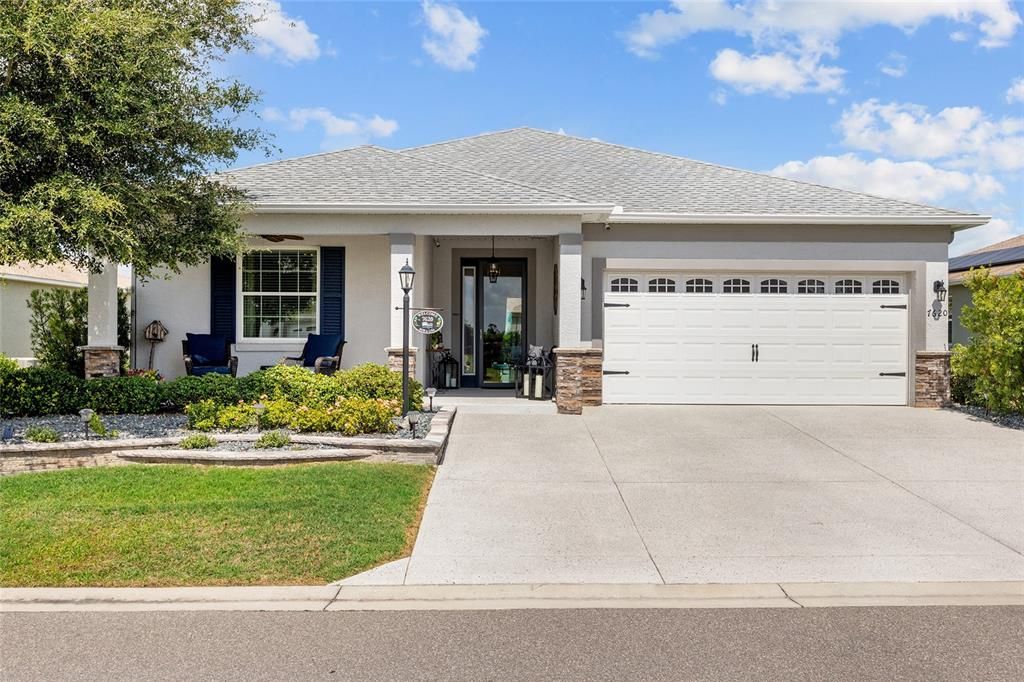For Sale: $379,750 (2 beds, 2 baths, 1747 Square Feet)