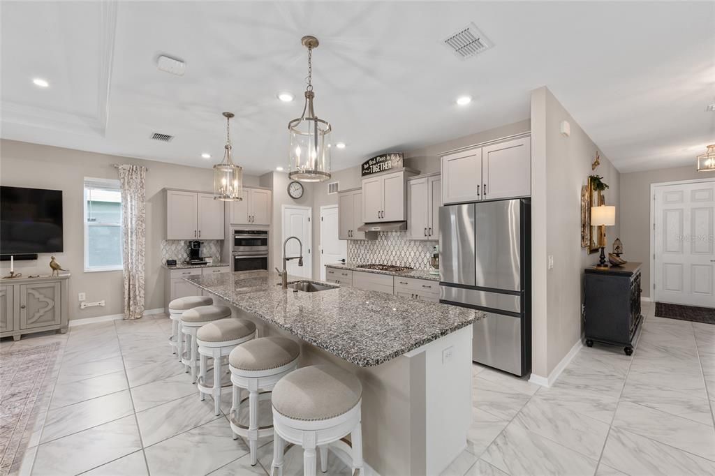 For Sale: $379,750 (2 beds, 2 baths, 1747 Square Feet)