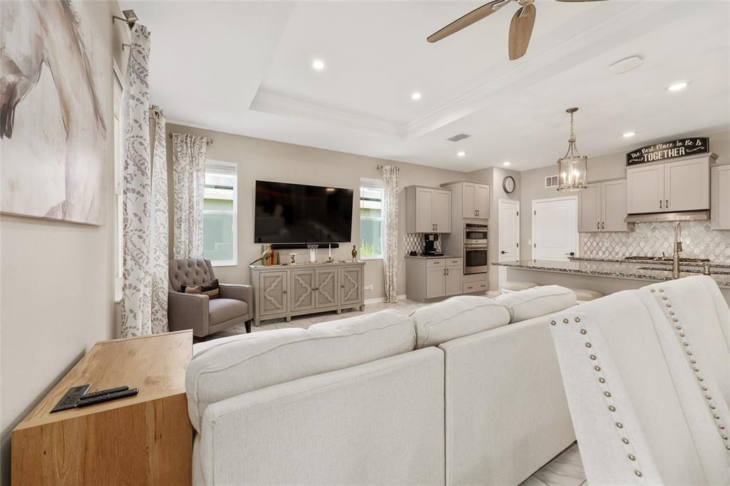For Sale: $379,750 (2 beds, 2 baths, 1747 Square Feet)