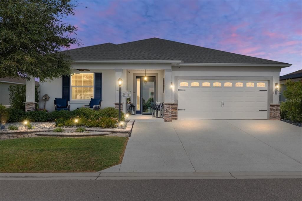 For Sale: $379,750 (2 beds, 2 baths, 1747 Square Feet)