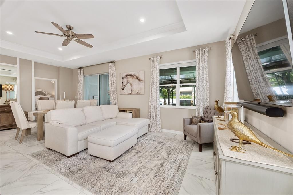 For Sale: $379,750 (2 beds, 2 baths, 1747 Square Feet)