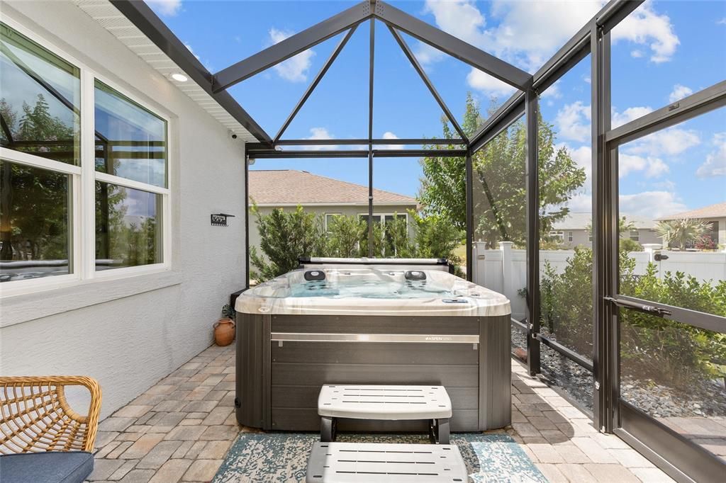 For Sale: $379,750 (2 beds, 2 baths, 1747 Square Feet)