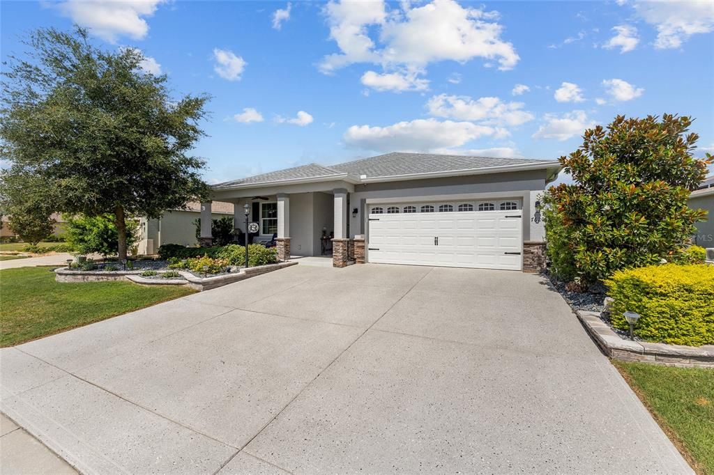 For Sale: $379,750 (2 beds, 2 baths, 1747 Square Feet)