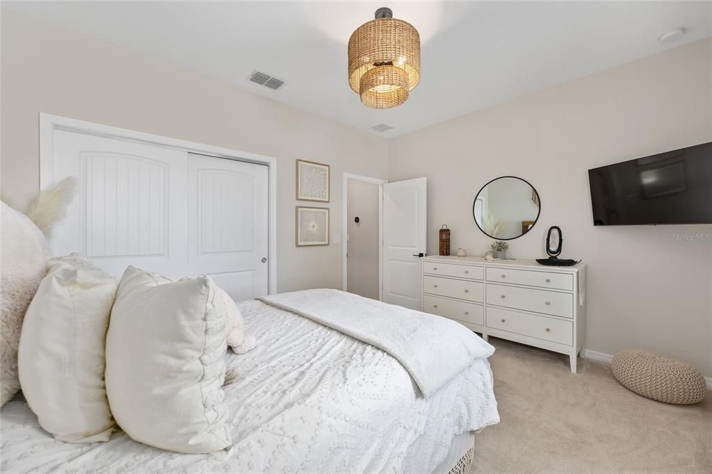 For Sale: $379,750 (2 beds, 2 baths, 1747 Square Feet)