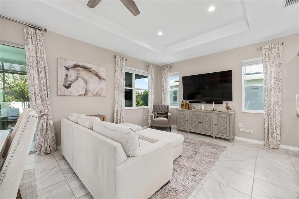 For Sale: $379,750 (2 beds, 2 baths, 1747 Square Feet)